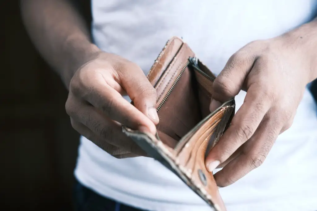 5 Ways to cut down your Spending